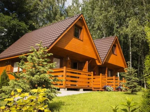 Najlepsze domki letniskowe nad jeziorami na Dolnym Śląsku - unikaj rozczarowań