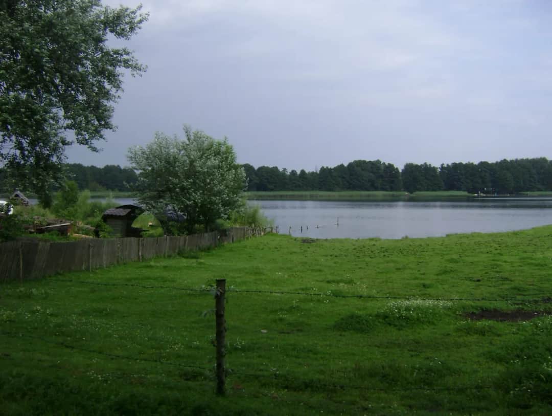 Jezioro Brajnickie na Mazurach: kompletny poradnik wypoczynku i rozrywki