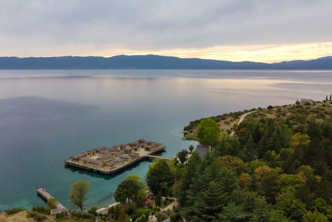 Jezioro Ochrydzkie w Macedonii: kompleksowy poradnik turystyczny 2025