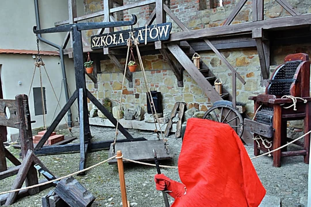 W którym polskim mieście działała szkoła katów? Mroczna historia!