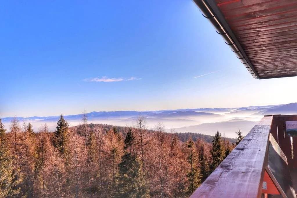 Który szlak na Modyń wybrać dla najlepszych widoków? Porównanie