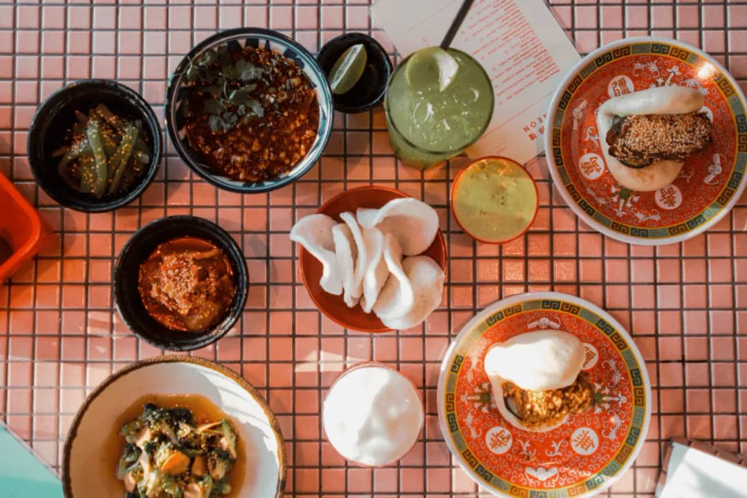 Gdzie na obiad w Gdyni? Odkryj najlepsze restauracje i smaki