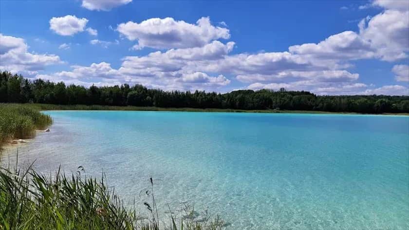 Tajemnicze jezioro w Koninie - poznaj prawdę o nietypowym akwenie w Polsce