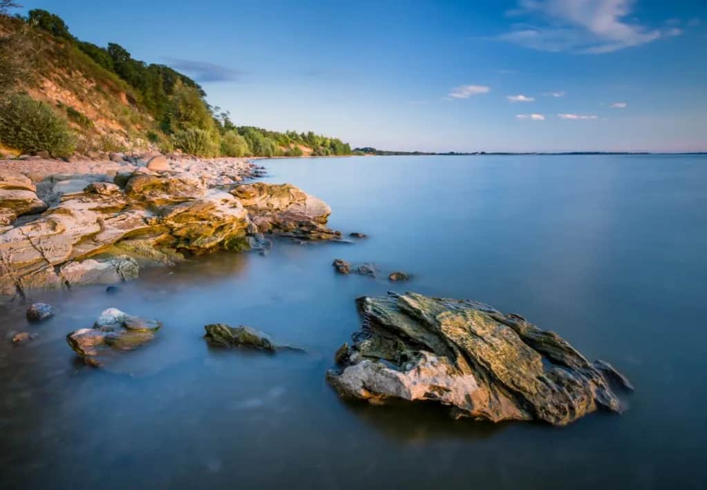 Jezioro łódzkie: najlepsze miejsce na aktywny wypoczynek nad wodą 2025