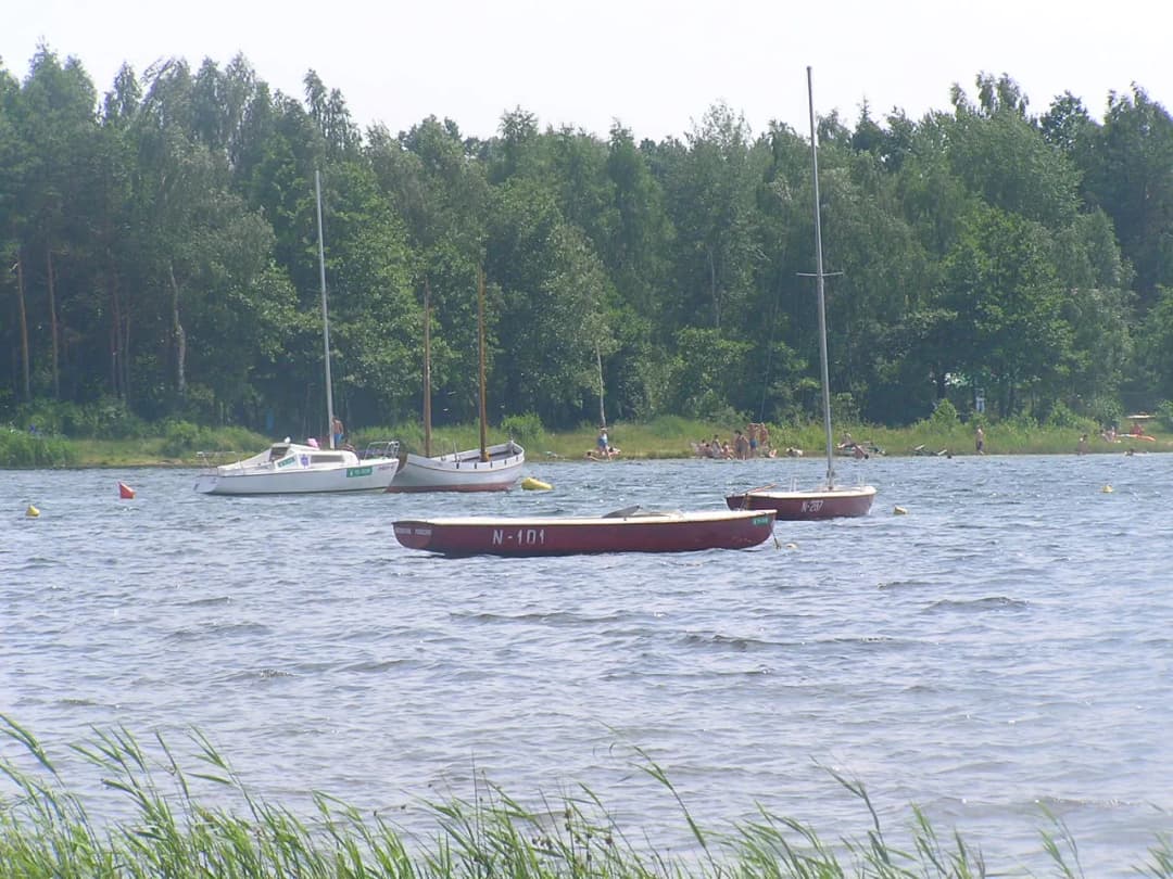 Jezioro Piaseczno lubelskie - niezwykłe miejsce na wakacje w Polsce