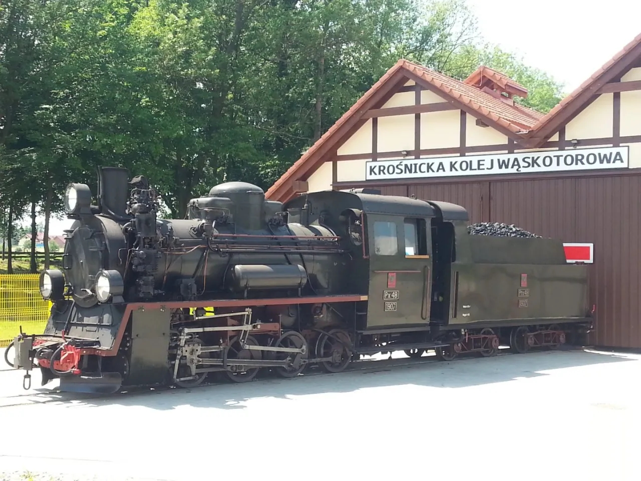 Kolej wąskotorowa Dolny Śląsk - odkryj fascynującą podróż i atrakcje