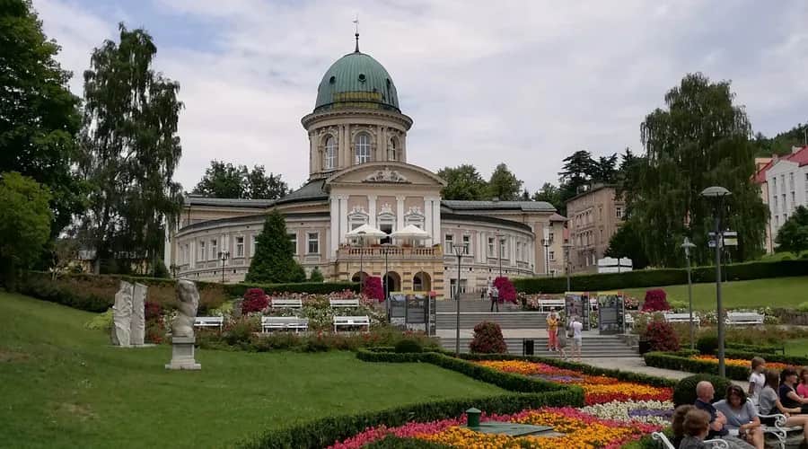 Dlaczego warto odwiedzić Park Zdrojowy w Lądku-Zdroju? Odkryjmy!