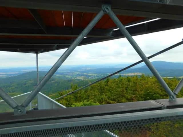 Czy warto wspiąć się na wieżę widokową Trójgarbu? 5 faktów i mitów