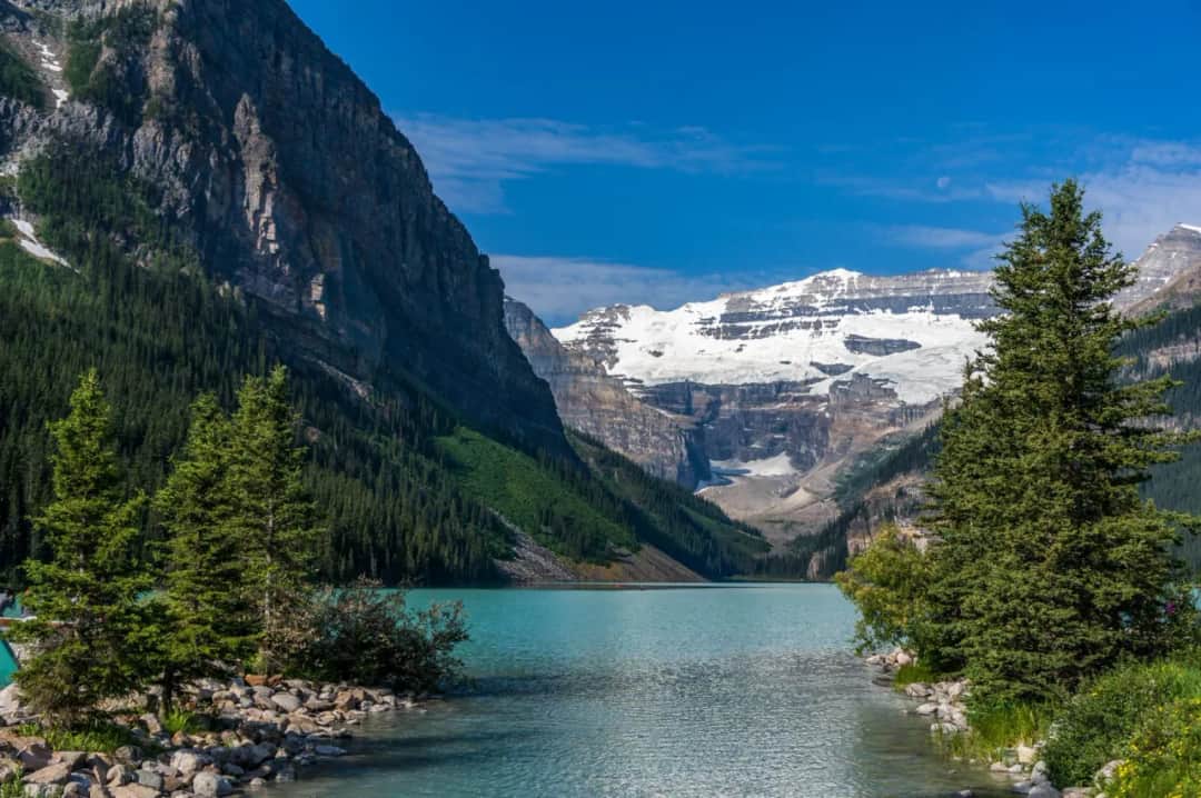 7 najpiękniejszych jezior w kanadzie, które musisz zobaczyć na własne oczy