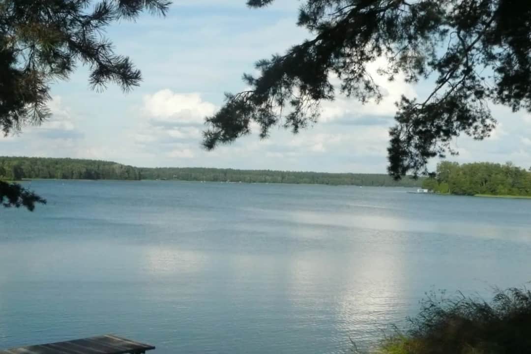 Jezioro Białe Augustowskie: najlepsze miejsce na wypoczynek na Podlasiu