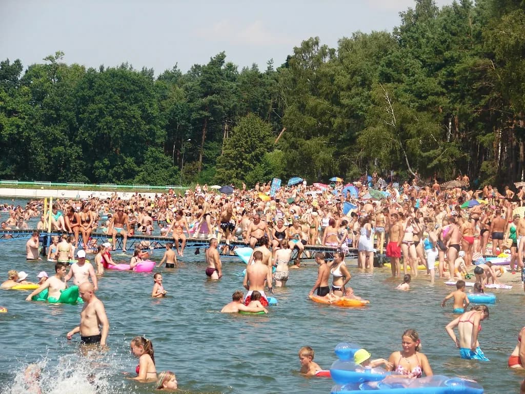 Jezioro Gołuchowskie: kompletny plan wypoczynku i najlepsze atrakcje