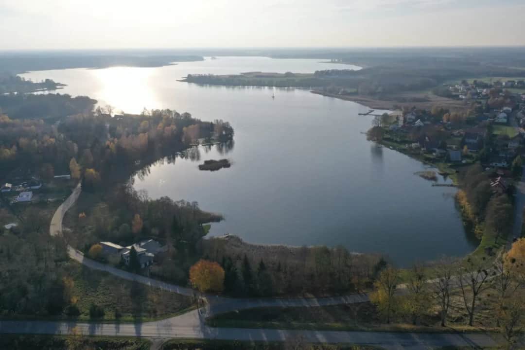 Jezioro Kałębie: największy akwen Borów Tucholskich - atrakcje i relaks